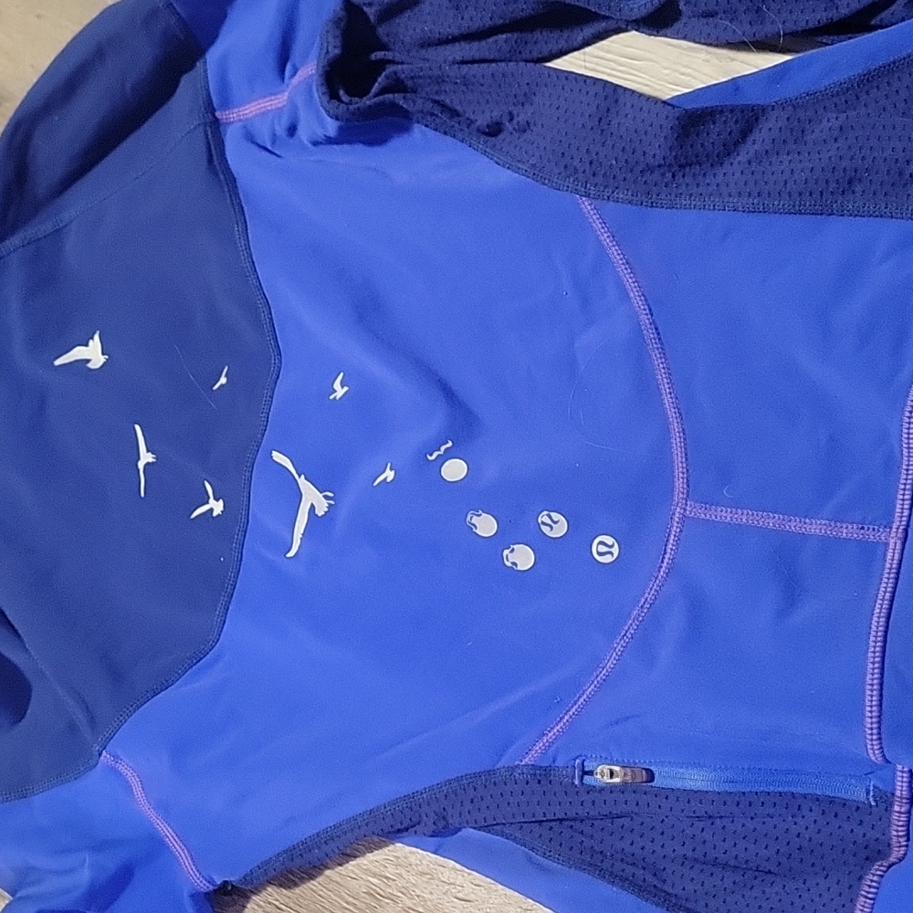 ZipUpSweater - Picture 2 of 3